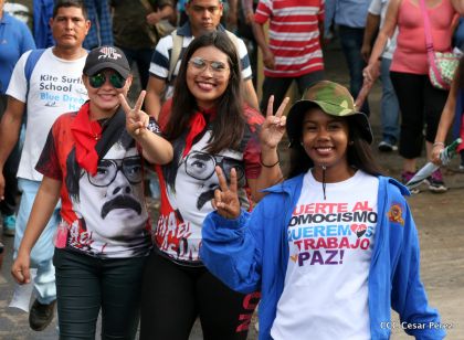 ¡Nicaragüenses caminan por la paz con fe y esperanza!