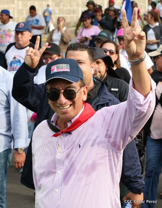 ¡Nicaragüenses caminan por la paz con fe y esperanza!