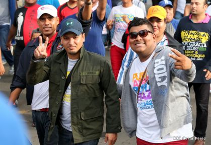 ¡Nicaragüenses caminan por la paz con fe y esperanza!