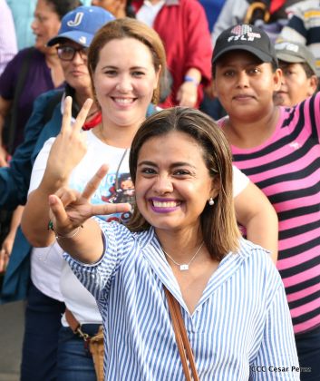 ¡Nicaragüenses caminan por la paz con fe y esperanza!