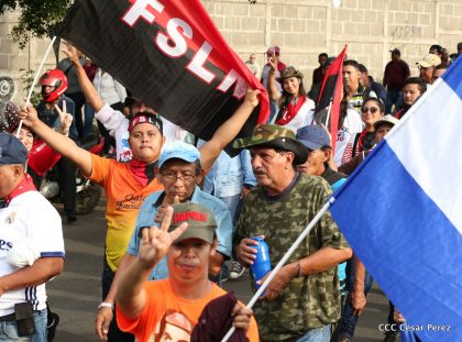 ¡Nicaragüenses caminan por la paz con fe y esperanza!