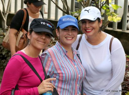 ¡Nicaragüenses caminan por la paz con fe y esperanza!