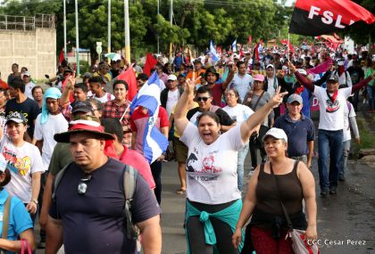 ¡Nicaragüenses caminan por la paz con fe y esperanza!