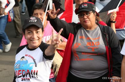 ¡Nicaragüenses caminan por la paz con fe y esperanza!