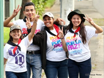 ¡Nicaragüenses caminan por la paz con fe y esperanza!
