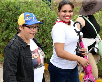 ¡Nicaragüenses caminan por la paz con fe y esperanza!