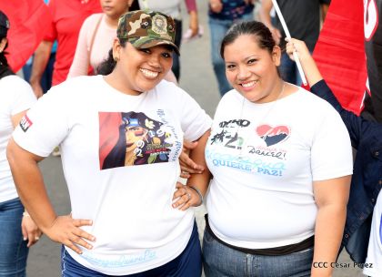 ¡Nicaragüenses caminan por la paz con fe y esperanza!