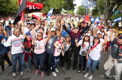 ¡Nicaragüenses caminan por la paz con fe y esperanza!