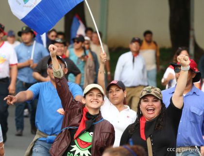 ¡Nicaragüenses caminan por la paz con fe y esperanza!