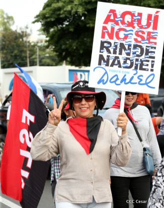 ¡Nicaragüenses caminan por la paz con fe y esperanza!