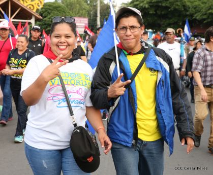 ¡Nicaragüenses caminan por la paz con fe y esperanza!