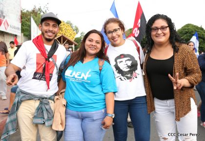 ¡Nicaragüenses caminan por la paz con fe y esperanza!