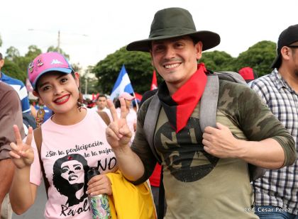 ¡Nicaragüenses caminan por la paz con fe y esperanza!