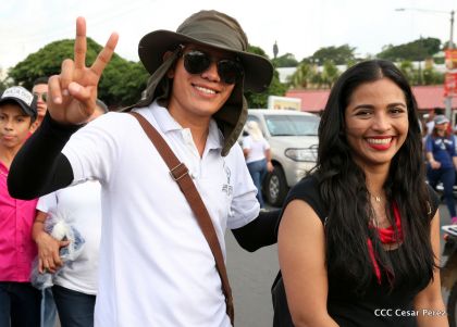 ¡Nicaragüenses caminan por la paz con fe y esperanza!