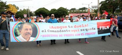 ¡Nicaragüenses caminan por la paz con fe y esperanza!