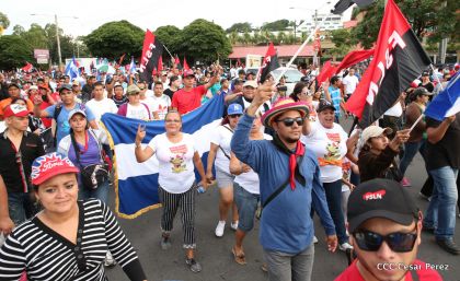¡Nicaragüenses caminan por la paz con fe y esperanza!