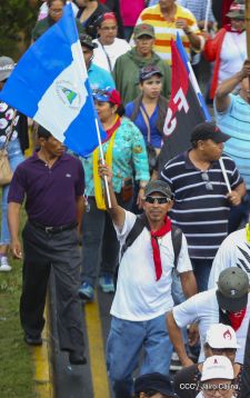 ¡Nicaragüenses caminan por la paz con fe y esperanza!
