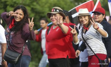 ¡Nicaragüenses caminan por la paz con fe y esperanza!