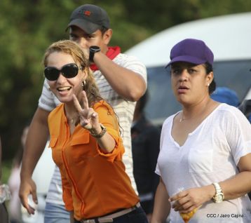 ¡Nicaragüenses caminan por la paz con fe y esperanza!