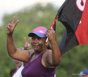 ¡Nicaragüenses caminan por la paz con fe y esperanza!