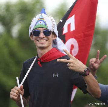 ¡Nicaragüenses caminan por la paz con fe y esperanza!