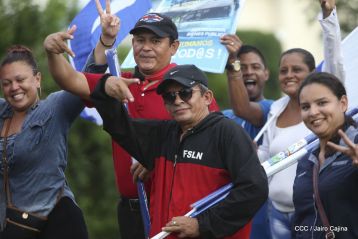 ¡Nicaragüenses caminan por la paz con fe y esperanza!