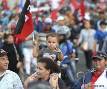 ¡Nicaragüenses caminan por la paz con fe y esperanza!