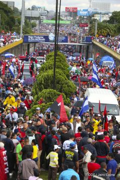 ¡Nicaragüenses caminan por la paz con fe y esperanza!