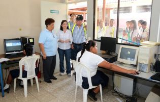 Vicepresidente Halleslevens destaca importancia de industria azucarera