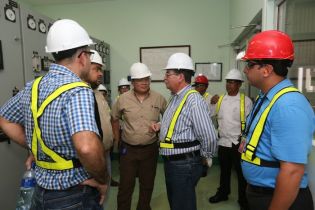 Vicepresidente Halleslevens destaca importancia de industria azucarera