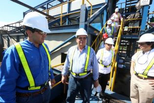 Vicepresidente Halleslevens destaca importancia de industria azucarera