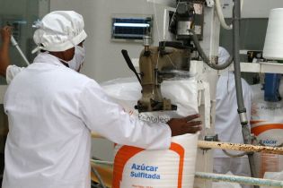 Vicepresidente Halleslevens destaca importancia de industria azucarera