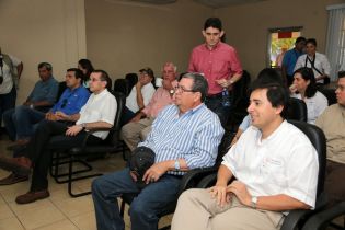 Vicepresidente Halleslevens destaca importancia de industria azucarera