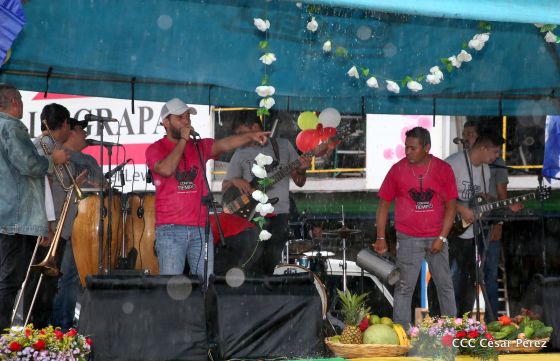 Por Nuestros Héroes del Amor que nos dejaron la obligación de mantener nuestra Nicaragua, Siempre Libre  