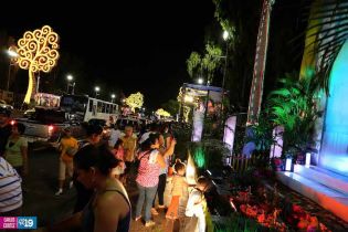 Familias visitan Altares a la Virgen en Avenida de Bolívar a Chávez