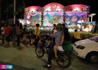 Familias visitan Altares a la Virgen en Avenida de Bolívar a Chávez