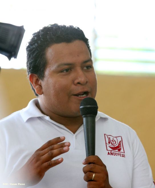 Cadetes de la Policía practican en Plaza de la Revolución