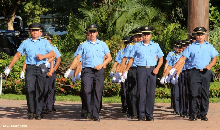 Cadetes de la Policía practican en Plaza de la Revolución