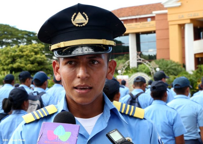 Cadetes de la Policía practican en Plaza de la Revolución