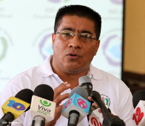 Cadetes de la Policía practican en Plaza de la Revolución