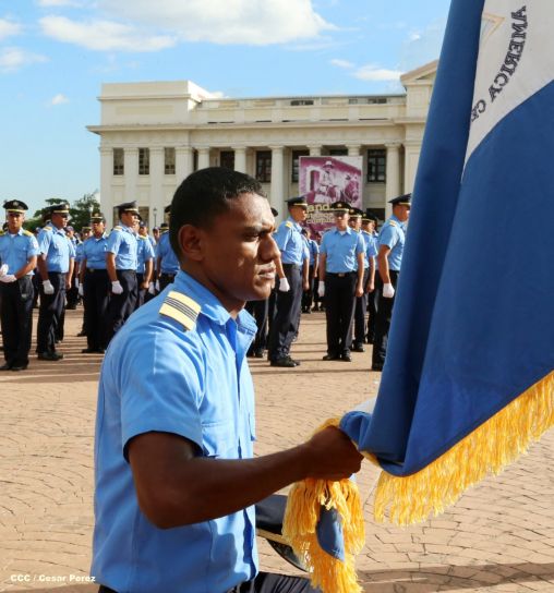 Cadetes de la Policía practican en Plaza de la Revolución