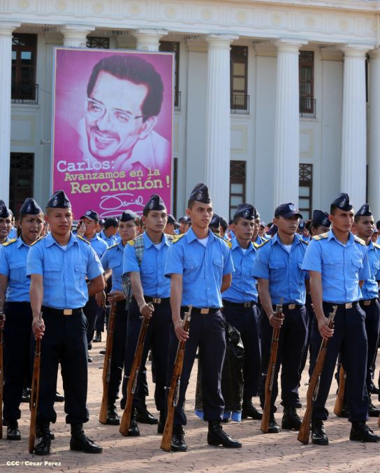 Cadetes de la Policía practican en Plaza de la Revolución