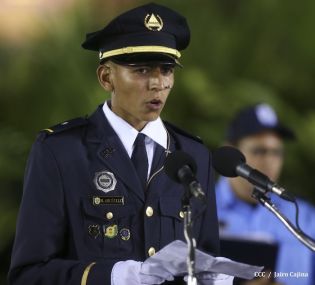Daniel y Rosario presiden XVI acto de graduación de cadetes de la Policía