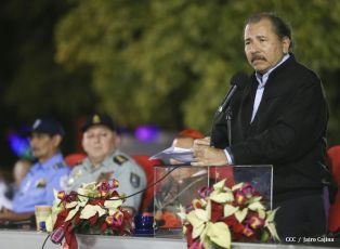 Daniel y Rosario presiden XVI acto de graduación de cadetes de la Policía