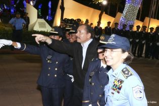 Daniel y Rosario presiden XVI acto de graduación de cadetes de la Policía