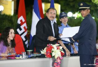 Daniel y Rosario presiden XVI acto de graduación de cadetes de la Policía