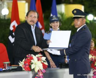 Daniel y Rosario presiden XVI acto de graduación de cadetes de la Policía