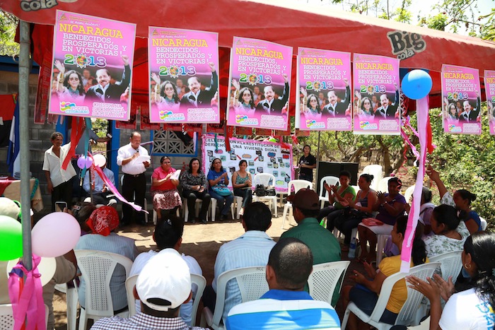 Familias leonesas felices con sus viviendas solidarias