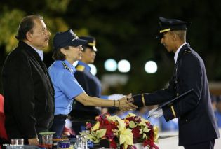 Daniel y Rosario presiden XVI acto de graduación de cadetes de la Policía