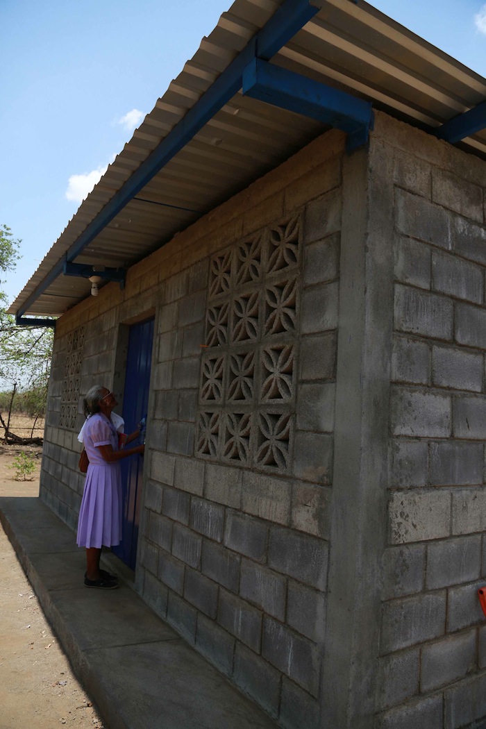 Familias leonesas felices con sus viviendas solidarias